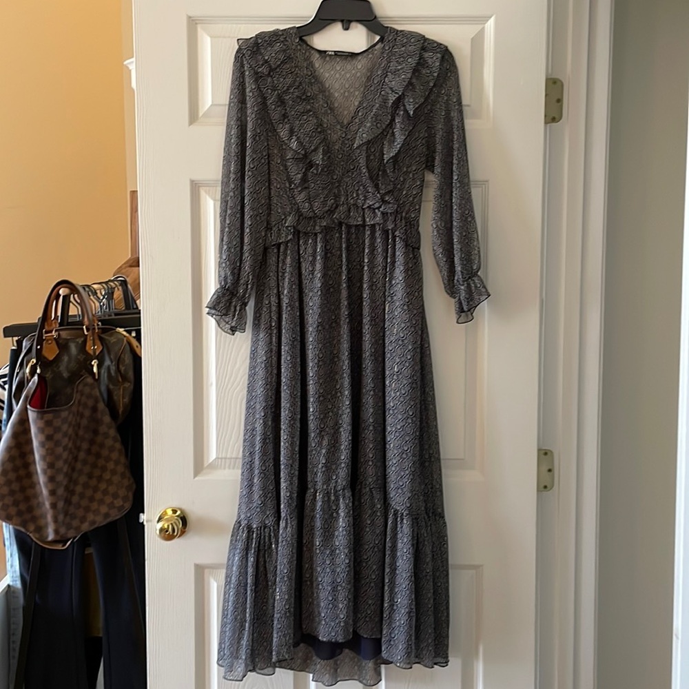 Zara size small navy blue long sleeve midi dress
